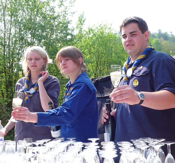 Sekt- und Saft-Empfang beim 60-jährigen Jubiläum 2009 im Pfadfinderzentrum Raumünzach